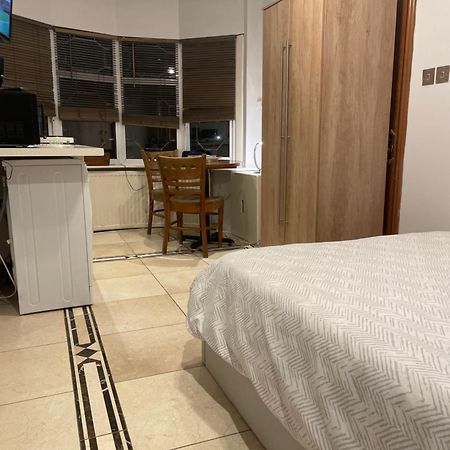 North London Studio Apartment Екстериор снимка