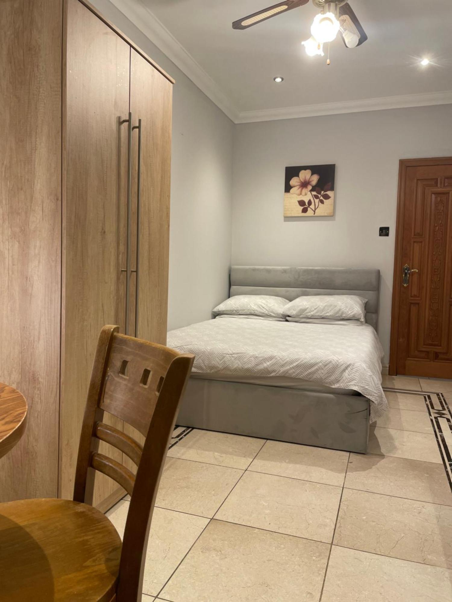 North London Studio Apartment Екстериор снимка