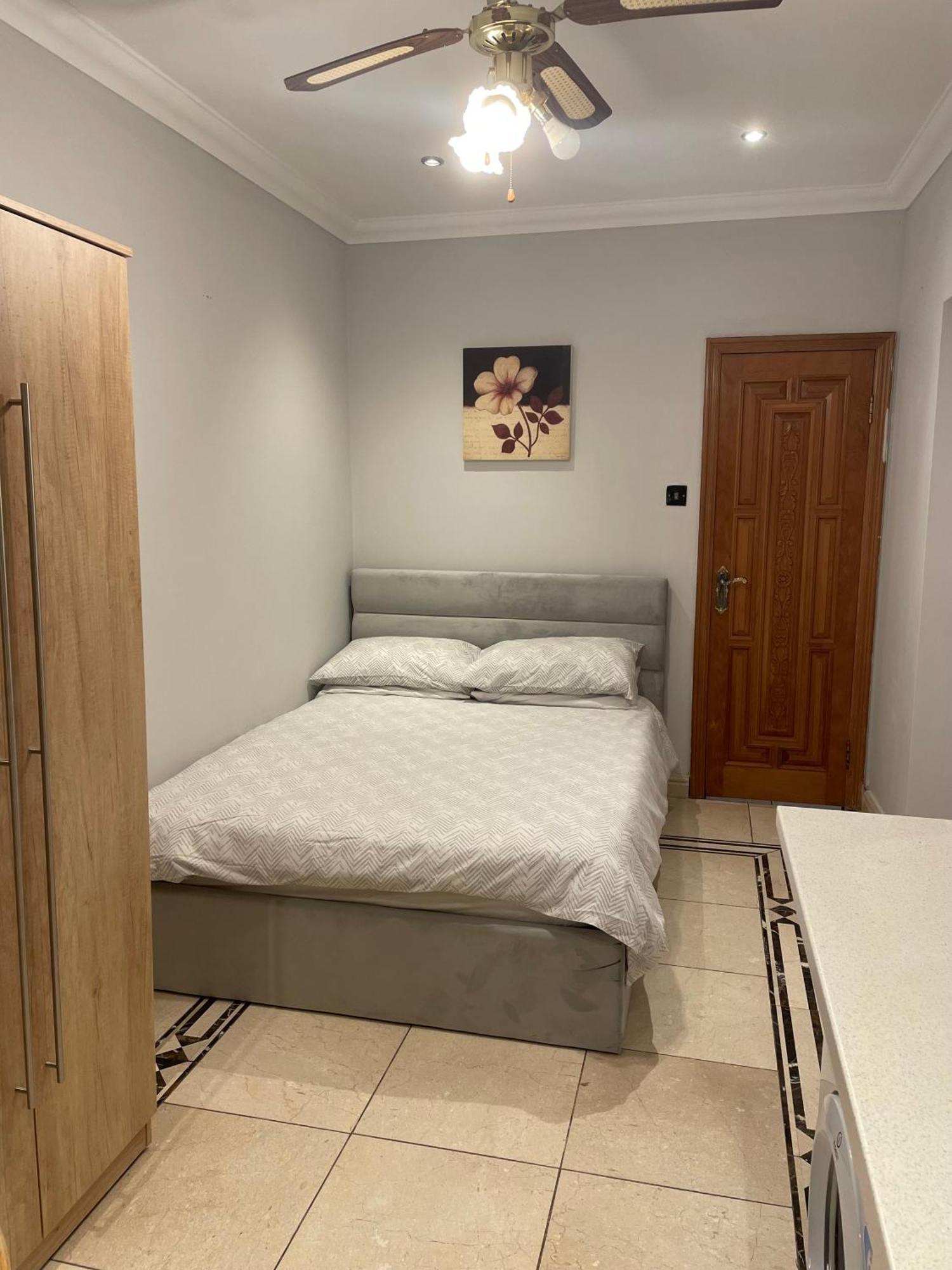 North London Studio Apartment Екстериор снимка